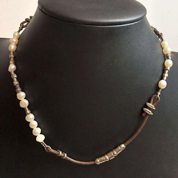1983 Silpada Sterling 925 pearl Leather button close necklace 17" - Picture 1 of 2